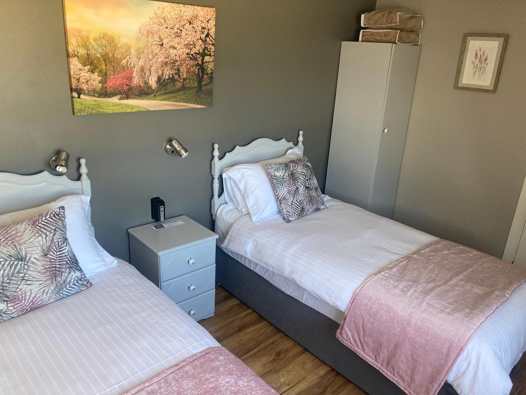 Steeple View B&B Guesthouse Donegal - Newly Renovated In 2023 Ballybofey Exterior photo